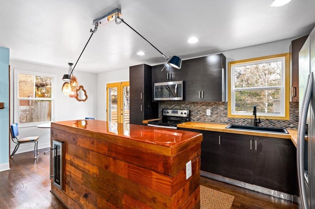 2048 Cogar Dr, Decatur GA  30032-3925 exterior