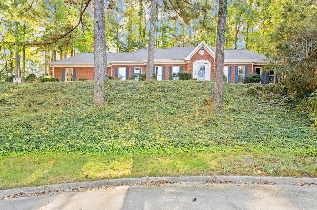 5692 Bloomingdale Ct, Norcross, GA 30092-2437
