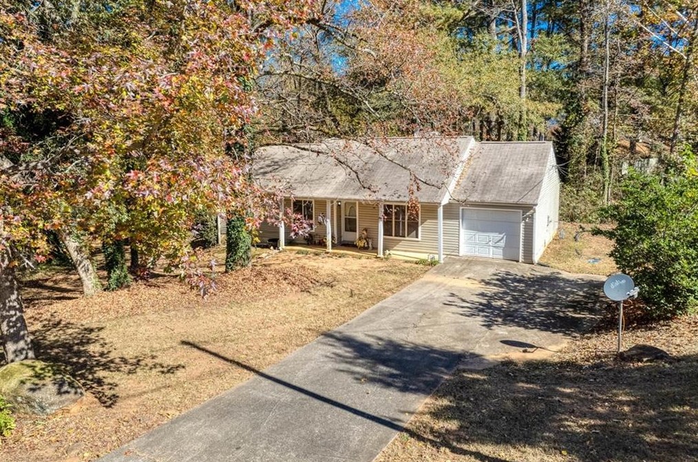 107 Apple Valley Dr, Holly Springs, GA 30188