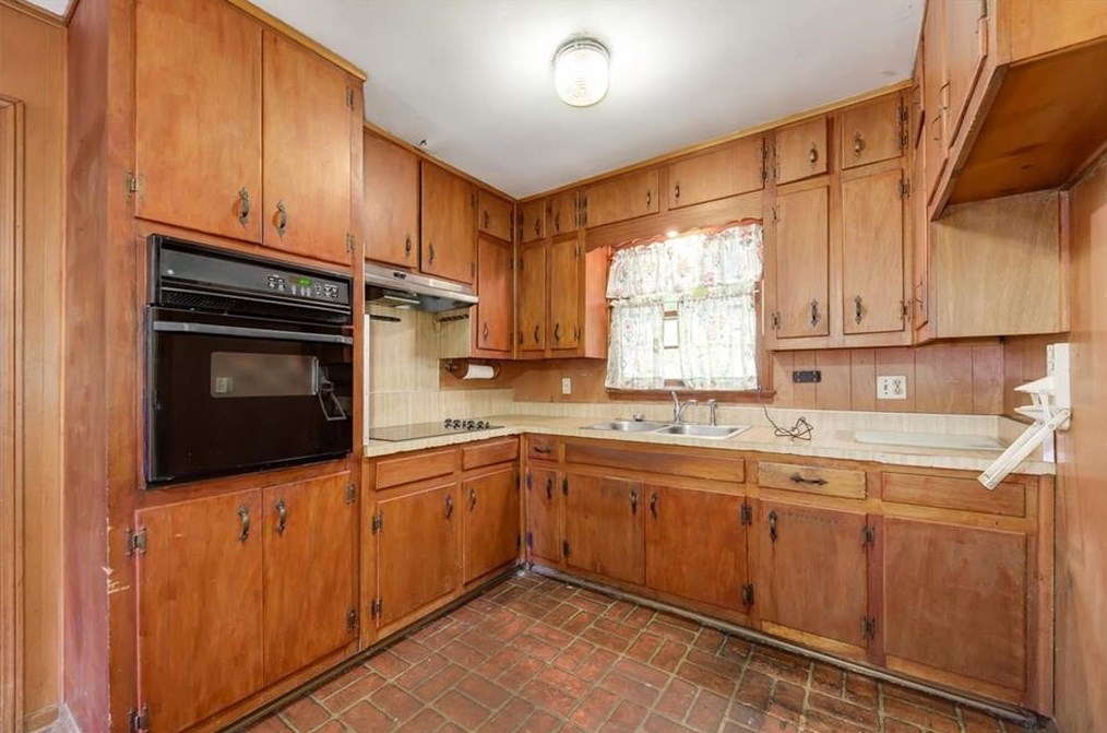 174 Zelma St, Marietta, GA 30060-7318