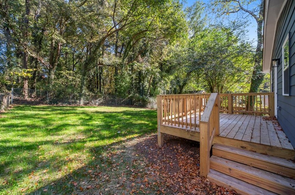 1101 Wedgewood Dr, Atlanta GA  30318-4555 exterior
