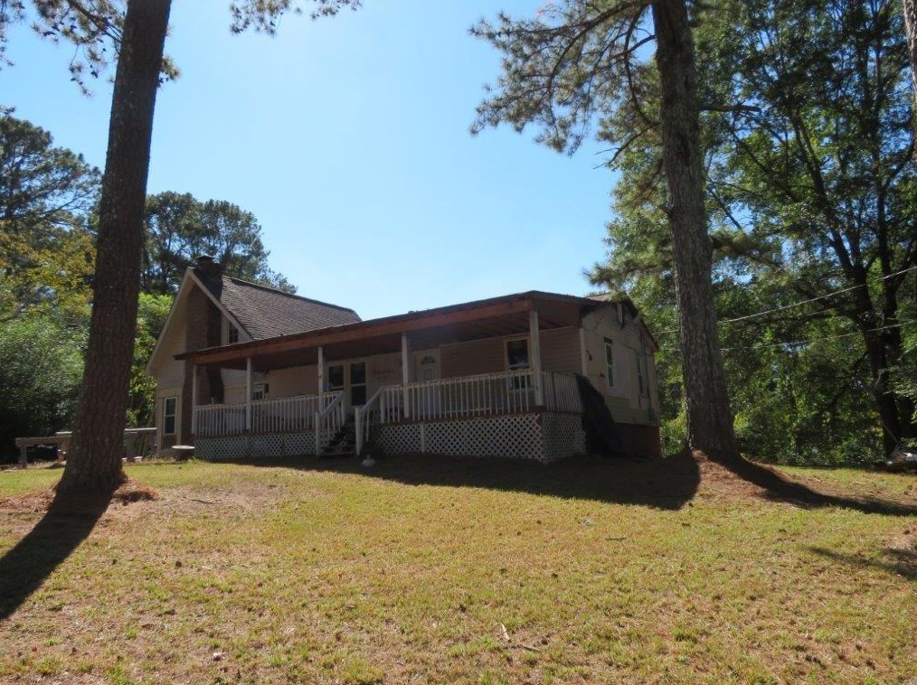 1047 W Memorial Dr, Dallas, GA 30132