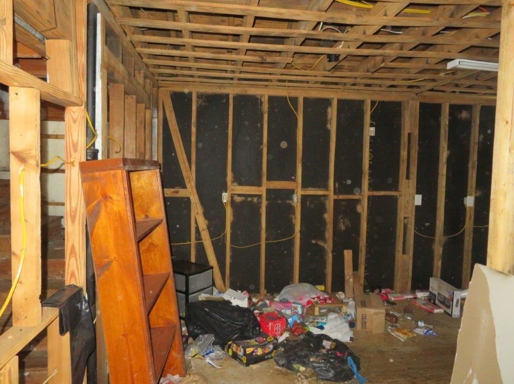 1047 Memorial Dr, Dallas GA  30132-2433 exterior