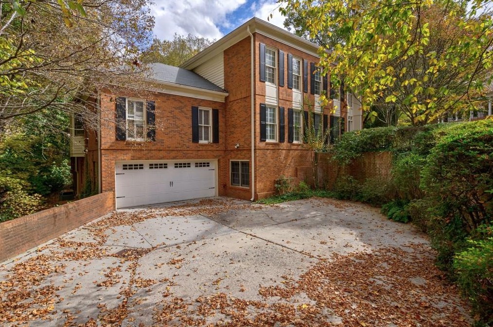 4425 Paces Battle, Atlanta, GA 30327-3023