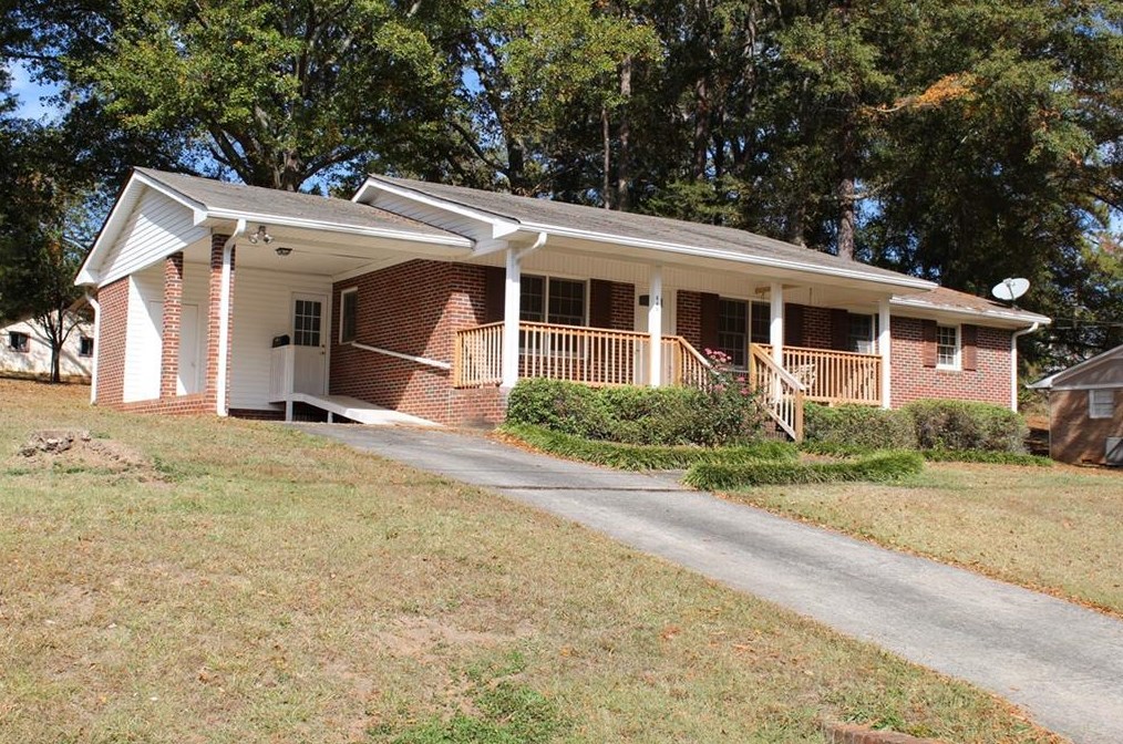 649 Hillside Dr, Cedartown, GA 30125