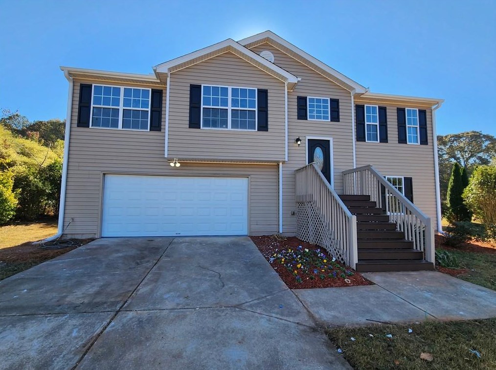 456 Raymond Dr, Winder, GA 30680