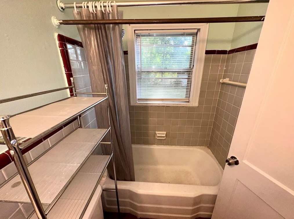 4189 Lindsey Dr, Decatur GA  30035-1922 exterior