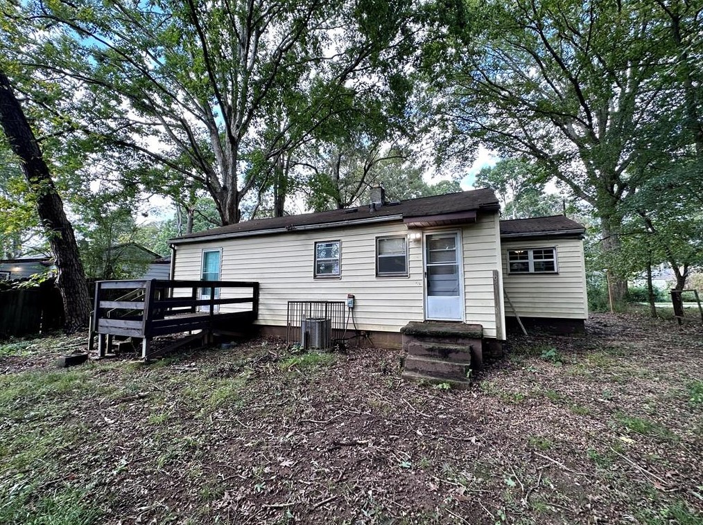 4189 Lindsey Dr, Decatur GA  30035-1922 exterior