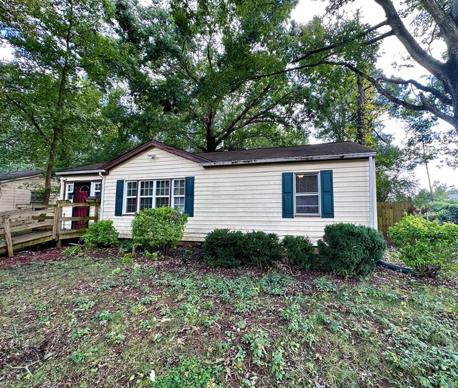 4189 Lindsey Dr, Decatur GA  30035-1922 exterior