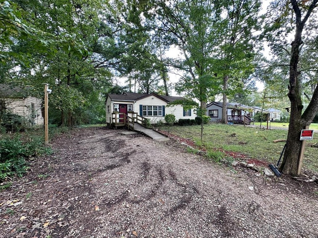 4189 Lindsey Dr, Decatur GA  30035-1922 exterior