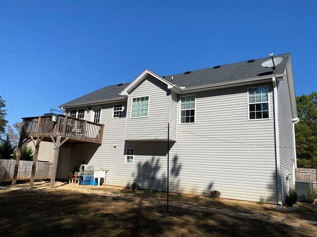 5499 Latham Manor Dr, Gainesville GA  30506-6948 exterior