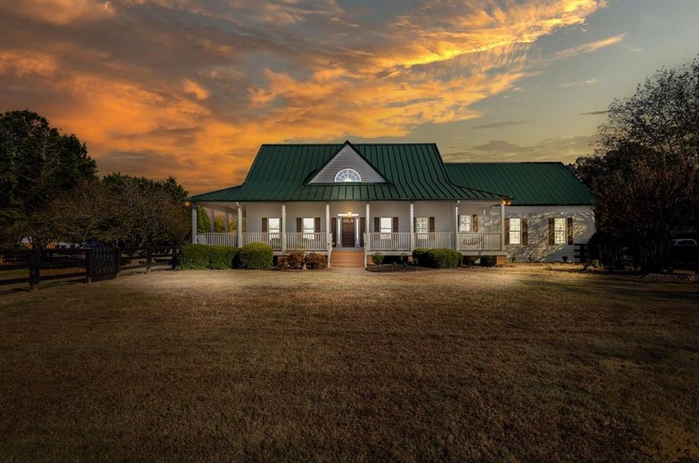 325 Etowah Downs Ct, Ball Ground, GA 30107