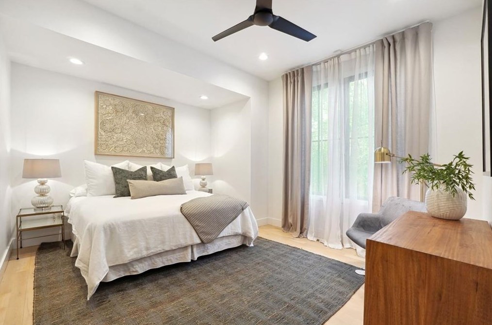 432 Pharr Rd, Decatur GA  30030-4426 exterior