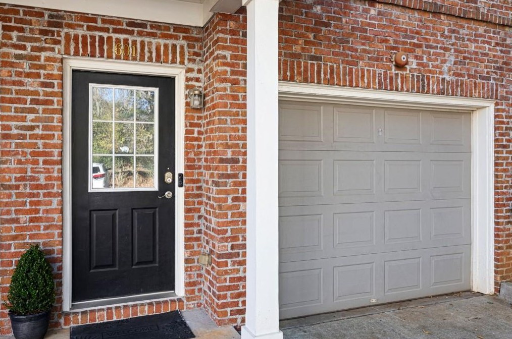 445 N Sessions St #601, Marietta, GA 30060