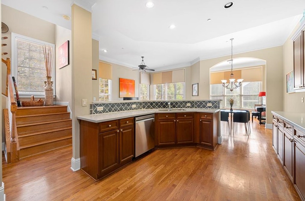 999 Emory Parc Pl, Decatur GA  30033-4054 exterior