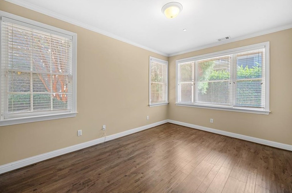 999 Emory Parc Pl, Decatur GA  30033-4054 exterior