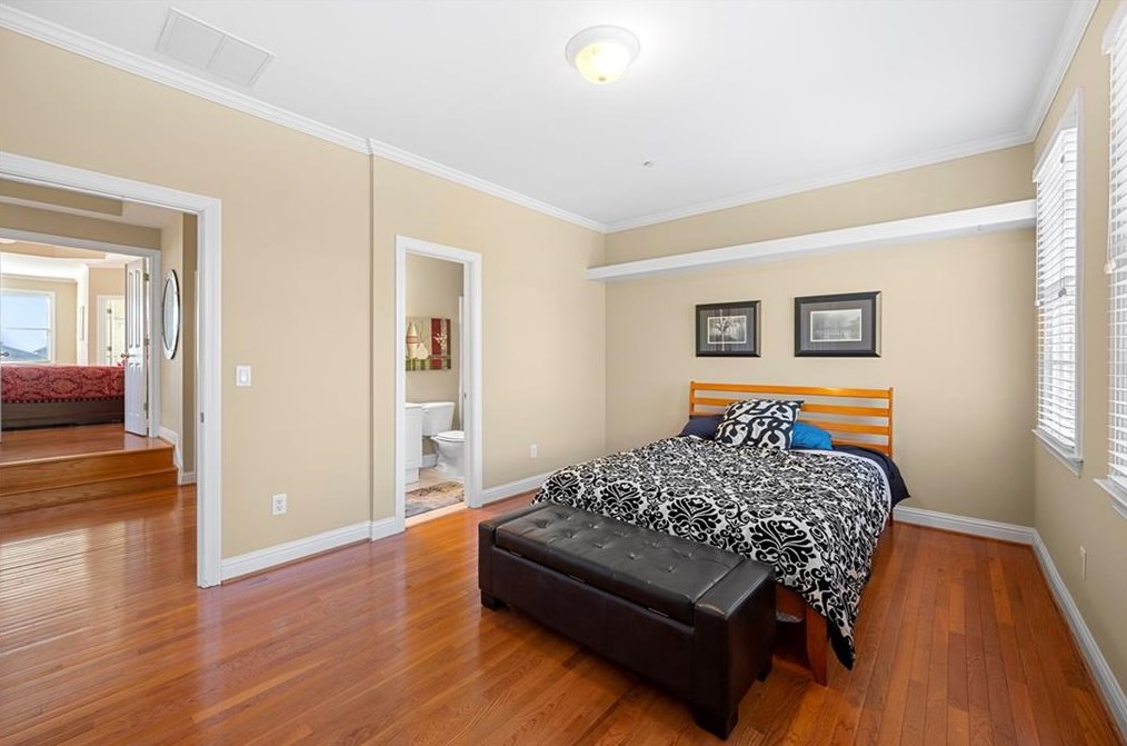 999 Emory Parc Pl, Decatur GA  30033-4054 exterior