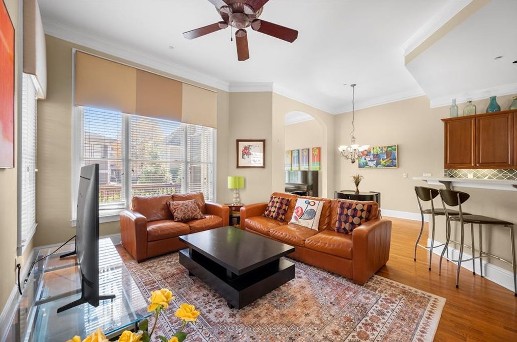 999 Emory Parc Pl, Decatur GA  30033-4054 exterior