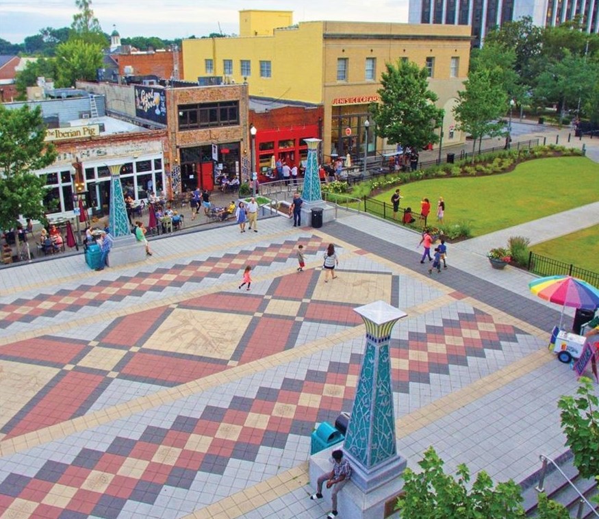 1426 Oakview Rd, Decatur GA  30030-4229 exterior