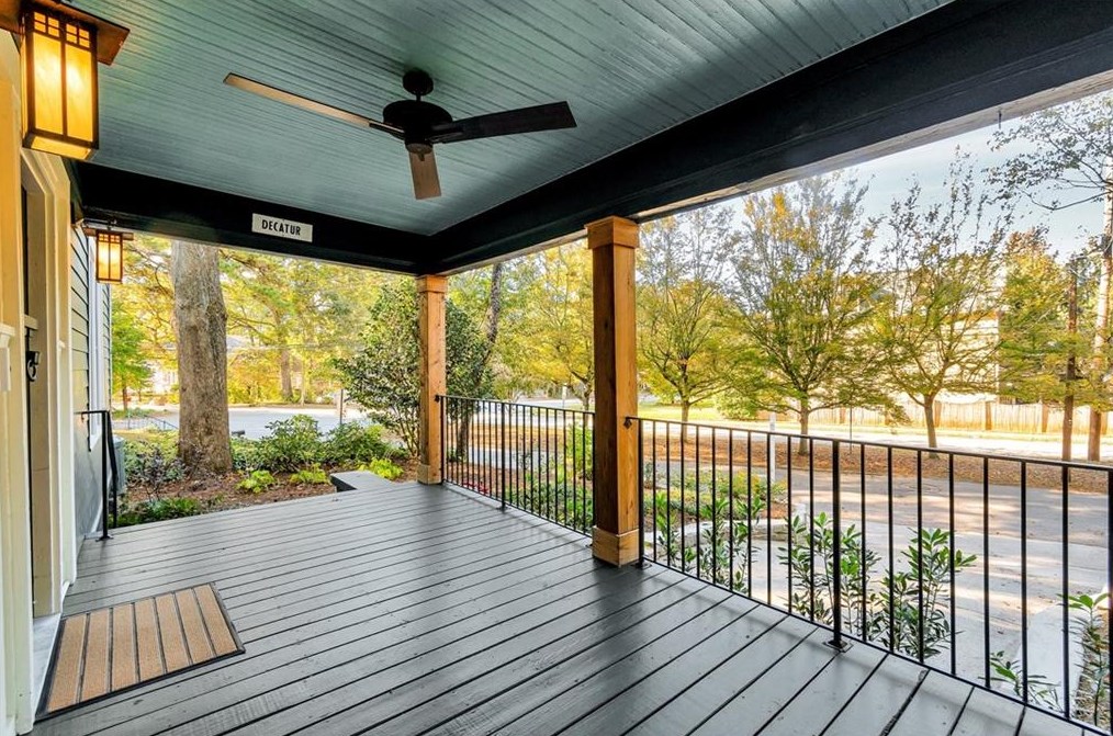 1426 Oakview Rd, Decatur GA  30030-4229 exterior