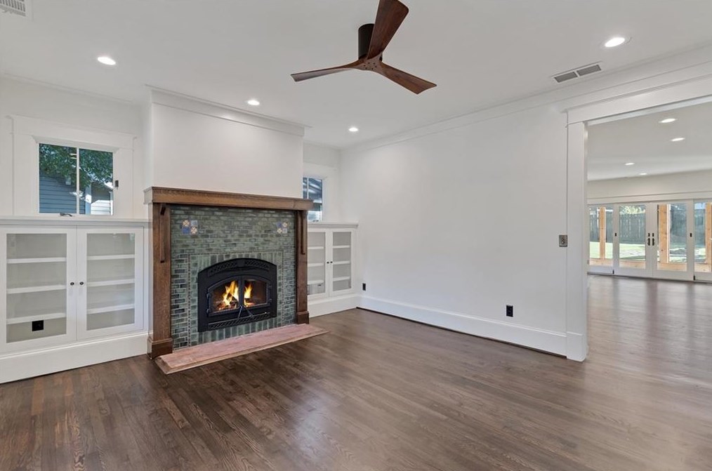 1426 Oakview Rd, Decatur GA  30030-4229 exterior