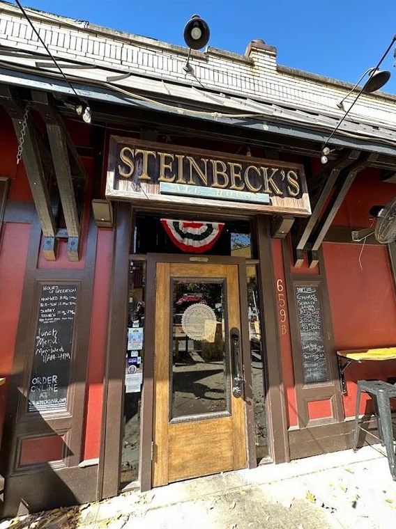 1426 Oakview Rd, Decatur GA  30030-4229 exterior