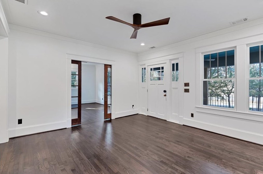 1426 Oakview Rd, Decatur GA  30030-4229 exterior