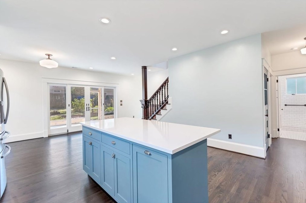 1426 Oakview Rd, Decatur GA  30030-4229 exterior