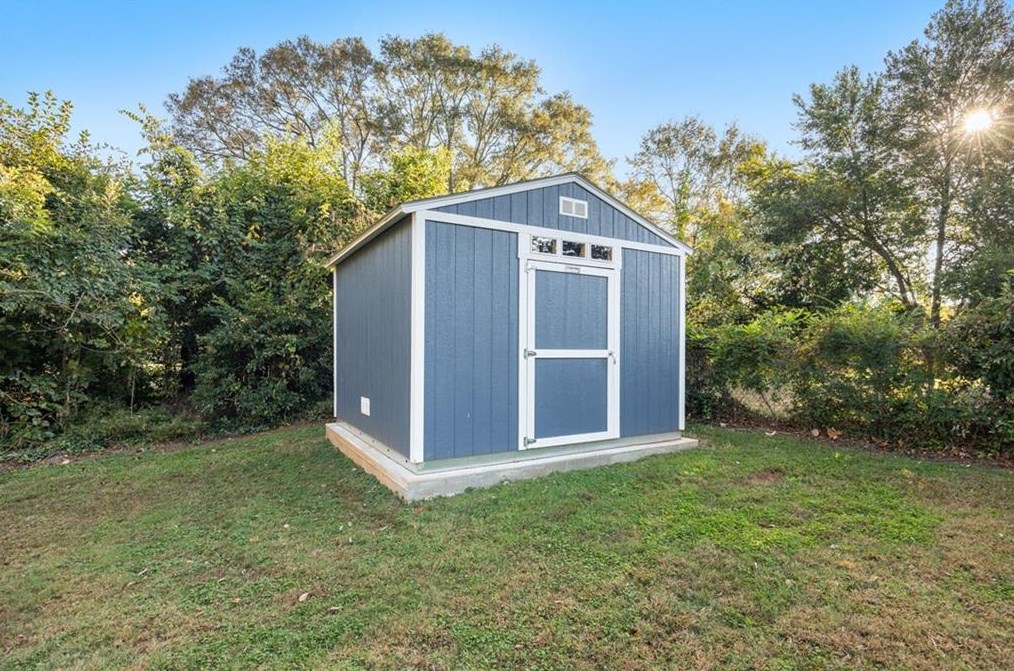 3077 Hamilton Rd, Decatur GA  30032-2832 exterior