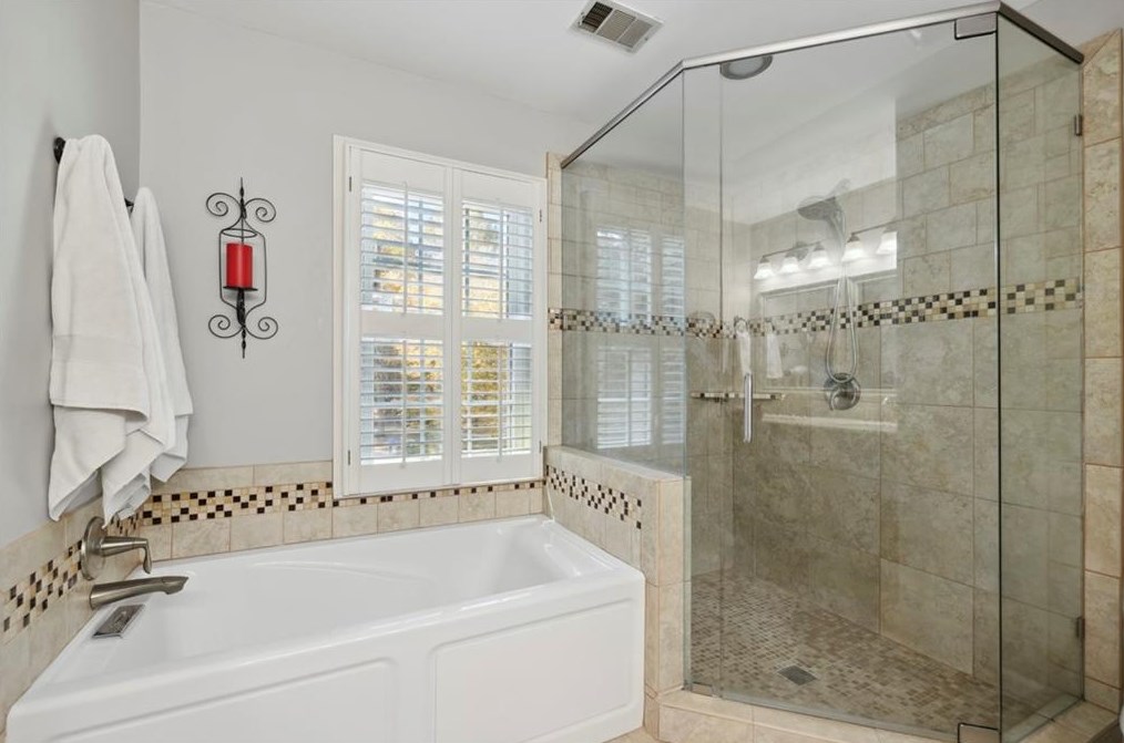 5239 Wyntercreek Cir, Atlanta GA  30338-3810 exterior