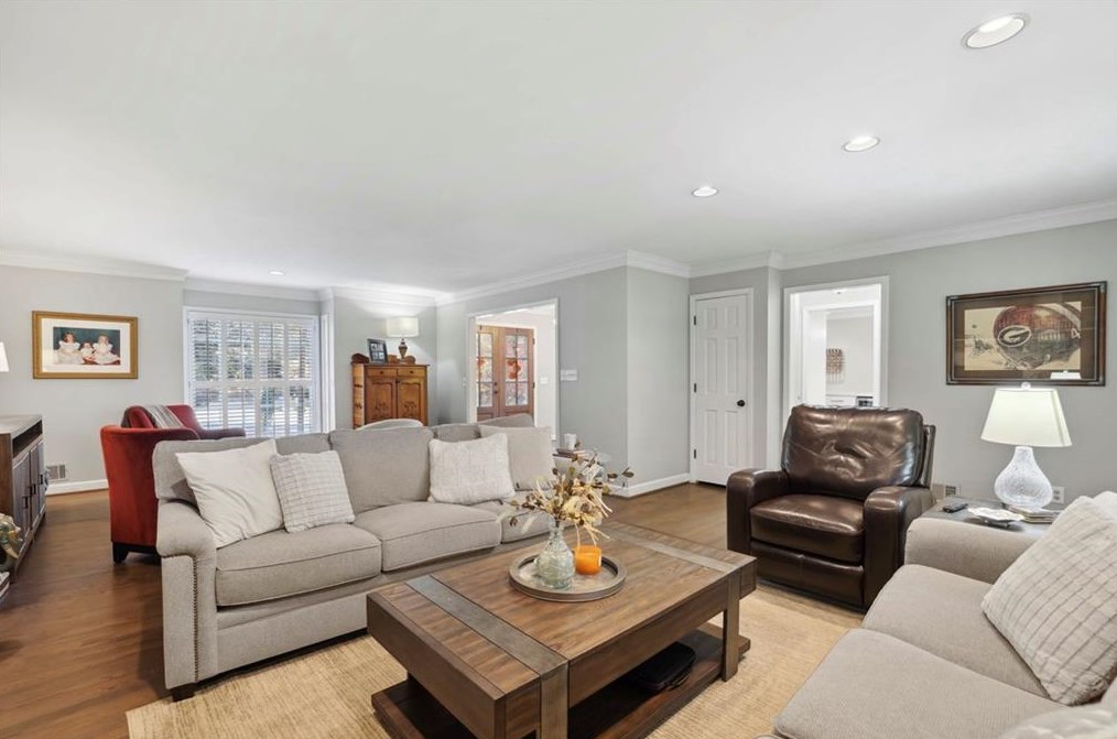 5239 Wyntercreek Cir, Atlanta GA  30338-3810 exterior