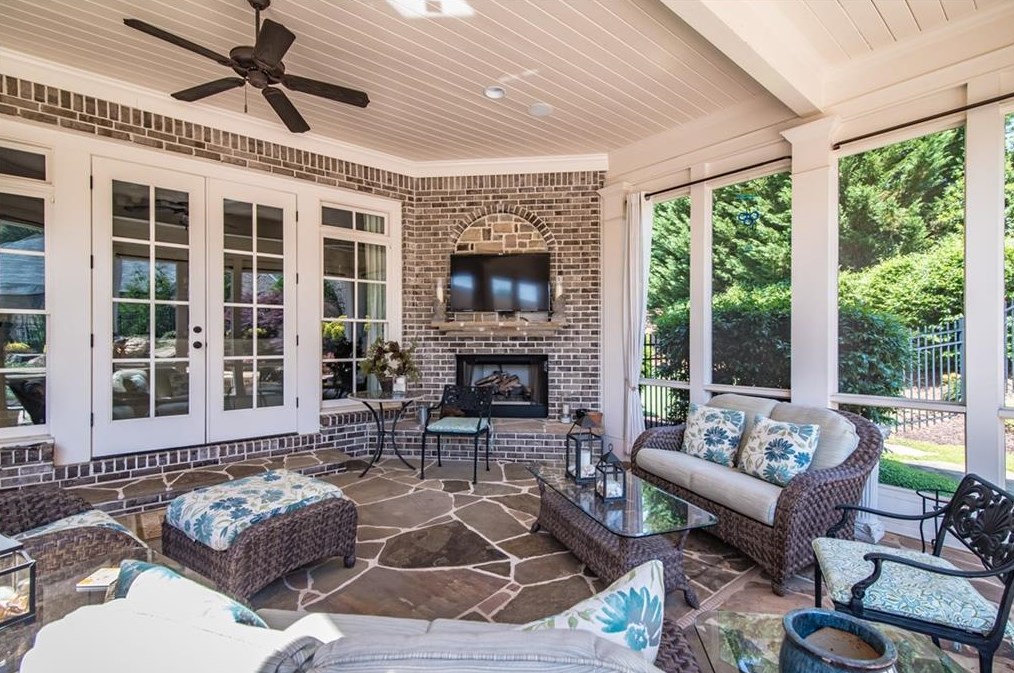 2960 Mnr Brg Dr, Alpharetta GA 30004-8818 exterior