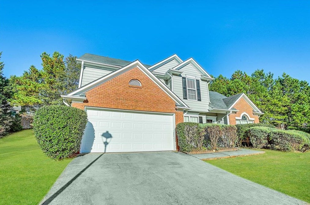 2400 Lake Cove Ct, Lithonia, GA 30058