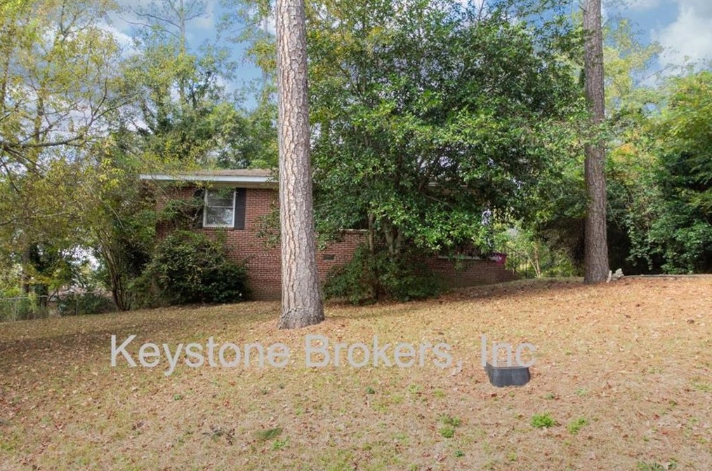2028 Bayswater Rd, Macon, GA 31211