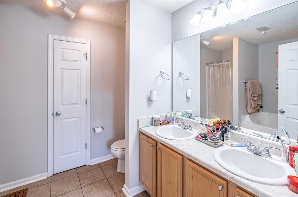 4852 Park Cir, Atlanta GA  30349-2049 exterior