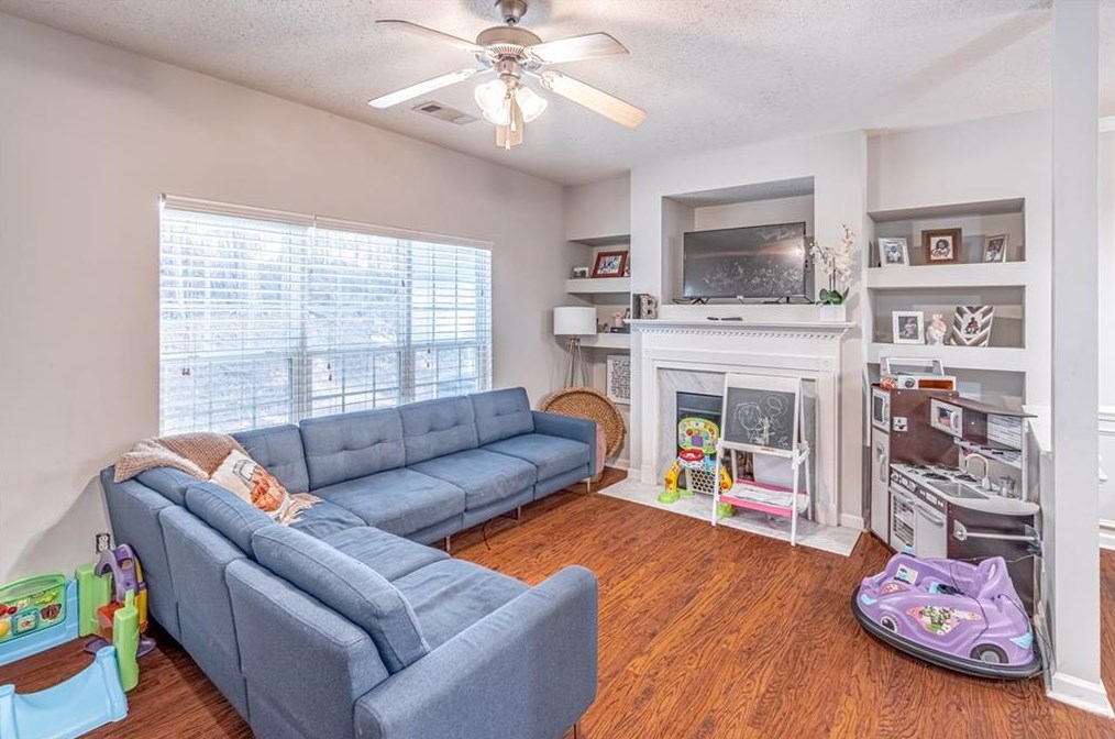 4852 Park Cir, Atlanta GA  30349-2049 exterior