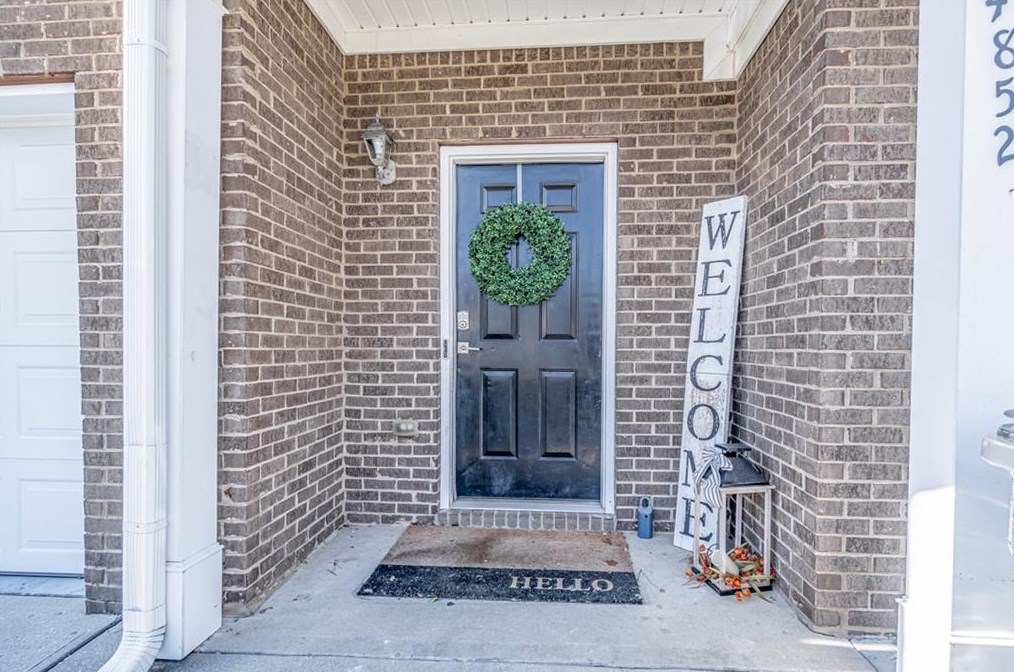 4852 Park Cir, Atlanta GA  30349-2049 exterior