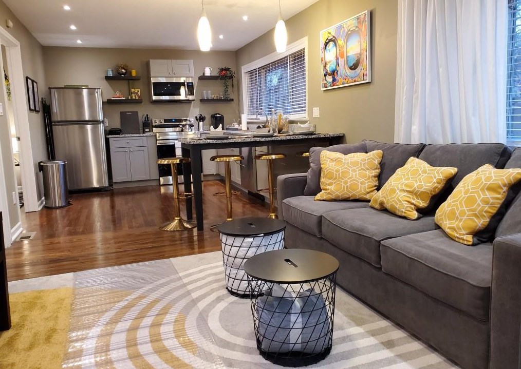 3453 Pierce St, Atlanta GA  30337-1804 exterior