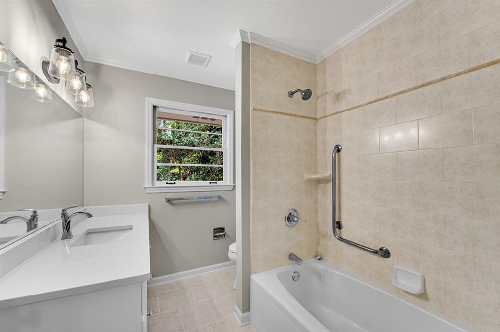 2935 Ponderosa Cir, Decatur GA  30033-1526 exterior