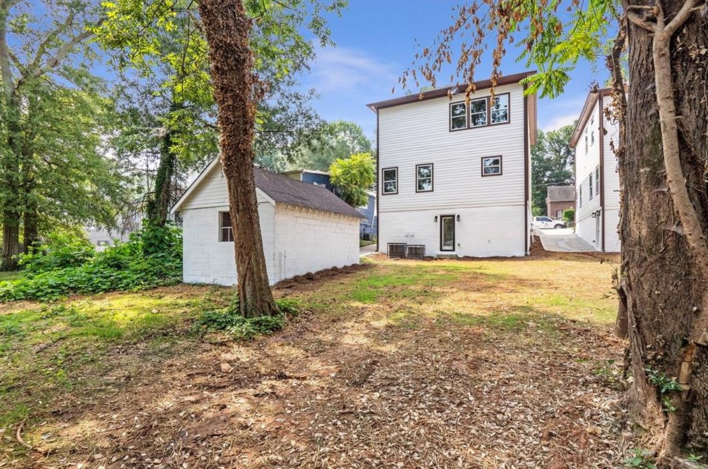 1035 Westmoor Dr, Atlanta GA  30314-2822 exterior
