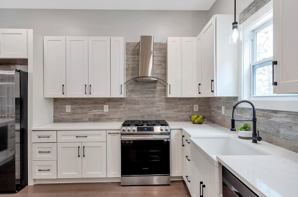 1035 Westmoor Dr, Atlanta GA  30314-2822 exterior