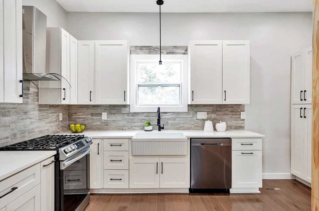 1035 Westmoor Dr, Atlanta GA  30314-2822 exterior
