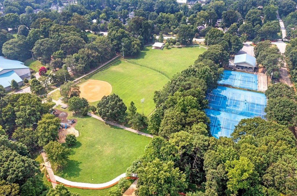 1035 Westmoor Dr, Atlanta GA  30314-2822 exterior