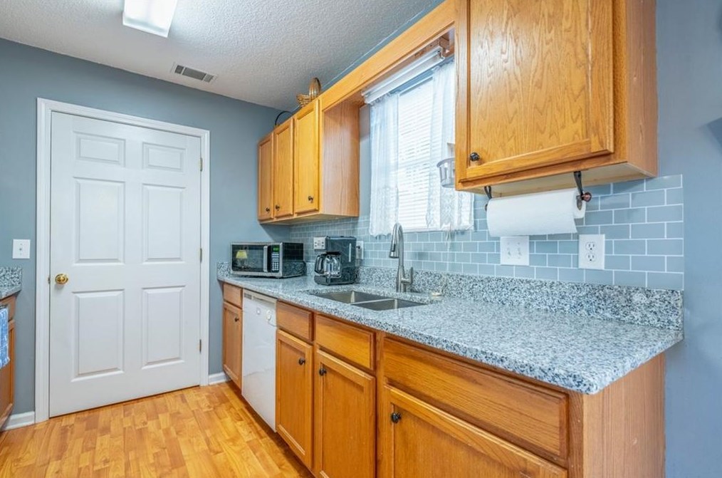 111 Westside Chase, Euharlee GA  30120-6389 exterior