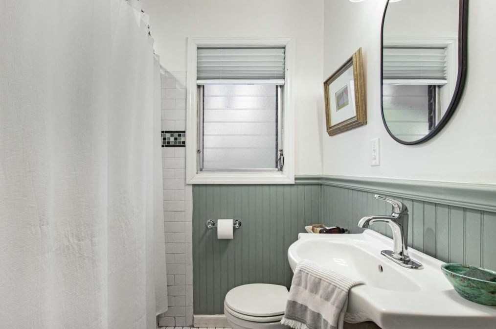 2949 Mount Olive Dr, Decatur GA  30033-3013 exterior