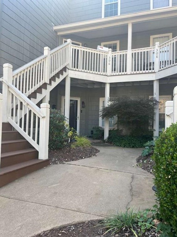 305 Mill Pond Rd, Roswell, GA 30076