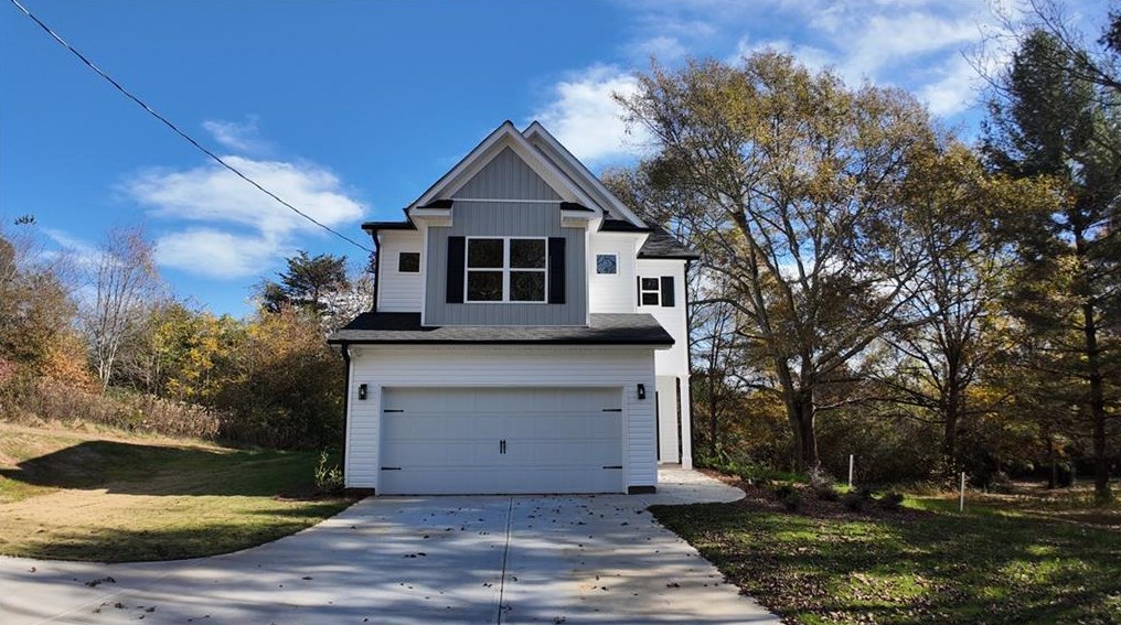 102 Hampton St, Lula, GA 30554