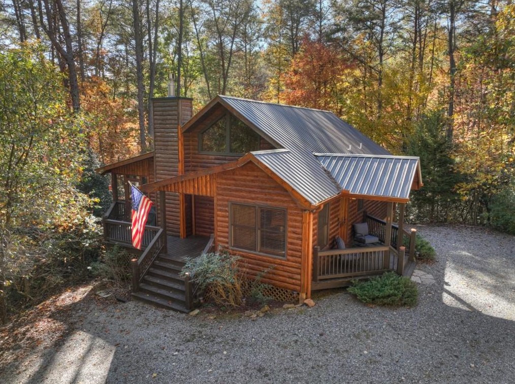 284 The Woods Rd, Mineral Bluff, GA 30559