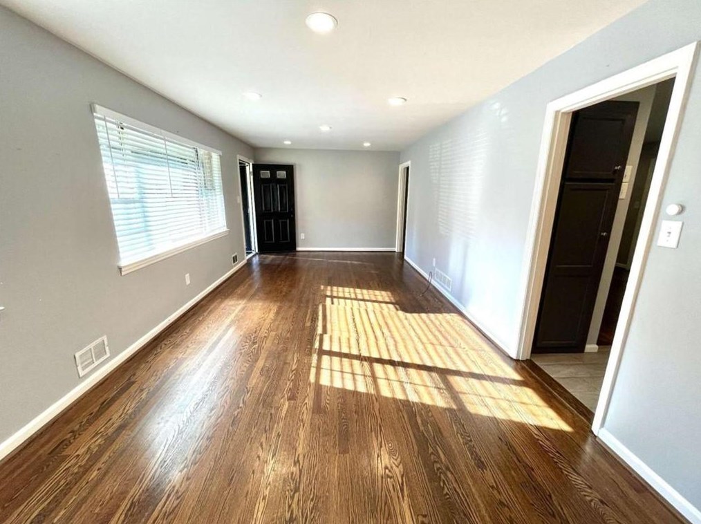1709 Lakeview Cir, Gainesville, GA 30501