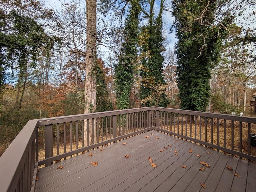 400 Cherokee Rdg, Athens GA  30606-1824 exterior